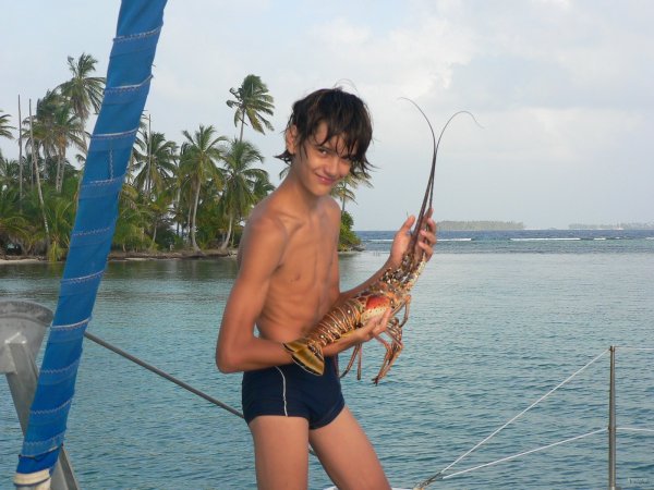 91- Romain content de sa langouste de 1,5kg 